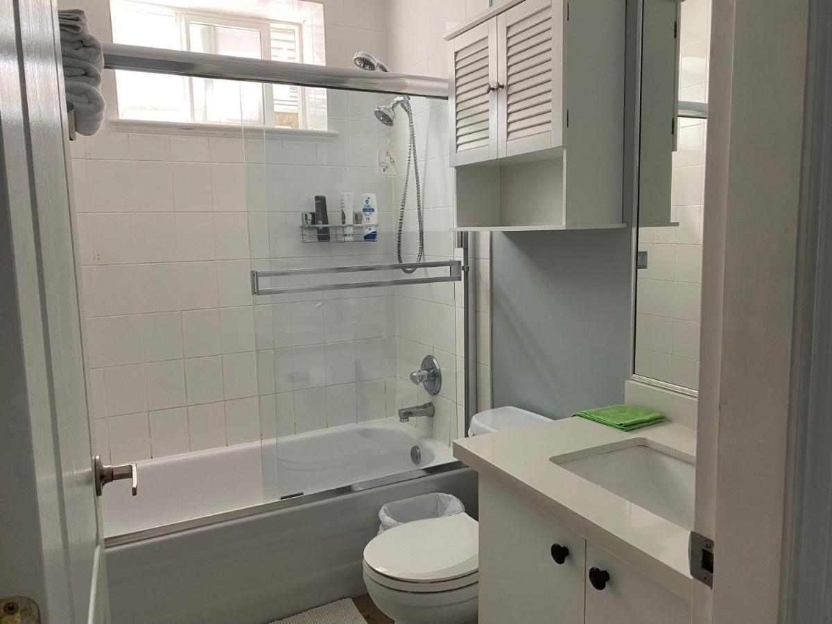 Jane'S Cozy Suite Суррей Екстер'єр фото